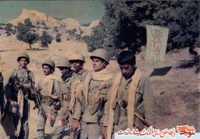
نفر سوم از سمت راست شهید علی اکرامی 