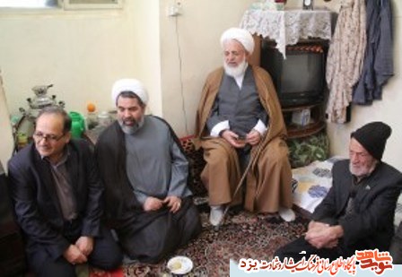 دیدار امام جمعه یزد با خانواده دو شهید
