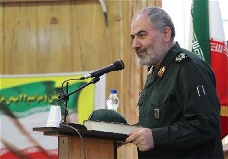 تجلیل از اسوه صبر و انتظار و همسر سردار شهید حسین همدانی تجلیل از اسوه صبر و انتظار و همسر سردار شهید حسین همدانی