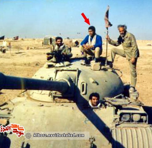 بوسه آخر مادر بر گونه پسری که شهید می شود