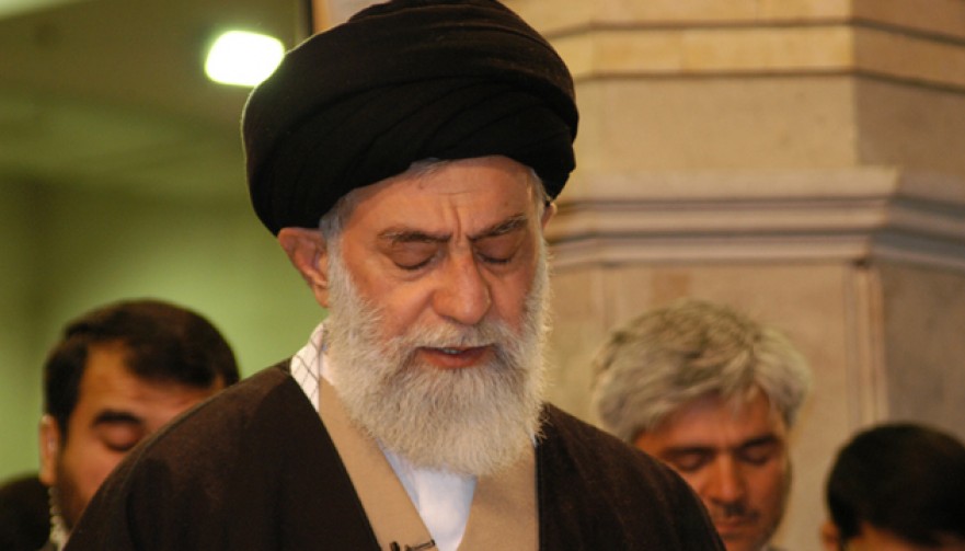 تصاویر قدیمی دیدار فرزندان شهدا و رهبر انقلاب