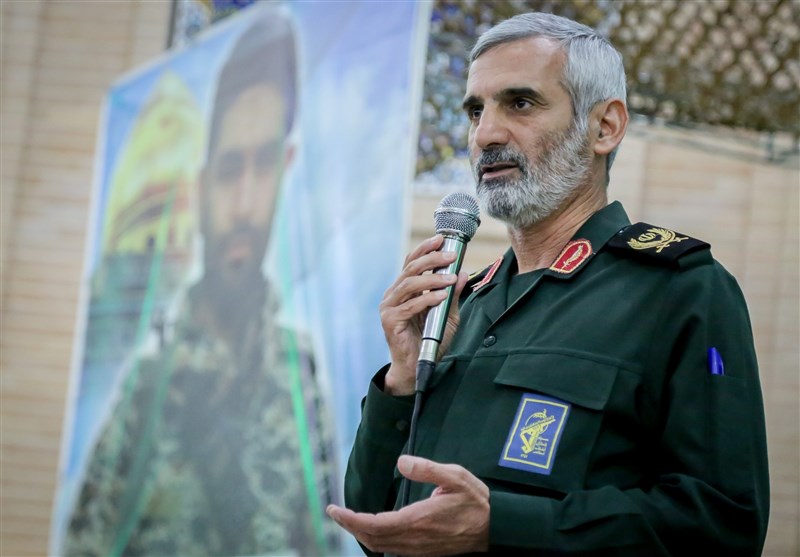 تشییع پیکر شهیدان سیدجلال حبیباللهپور و سیدسجاد خلیلی در دانشگاه امام حسین (ع) تشییع پیکر شهیدان سیدجلال حبیباللهپور و سیدسجاد خلیلی در دانشگاه امام حسین (ع)