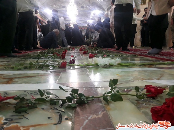 گلباران گلزار شهدای سمنان به مناسبت هفته دفاع مقدس
