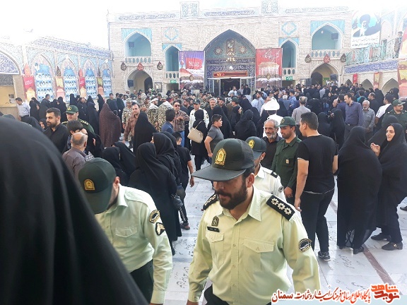 گلباران گلزار شهدای سمنان به مناسبت هفته دفاع مقدس