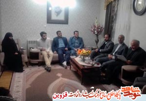 مسئولان در شان خانواده‌های شهدا خدمات‌رسانی کنند