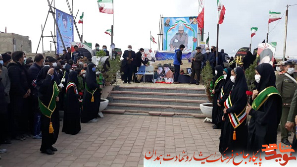 گزارش تصویری| آئین استقبال از خانواده شهید یارمحمودی در ملایر گزارش تصویری| آئین استقبال از خانواده شهید یارمحمودی در ملایر