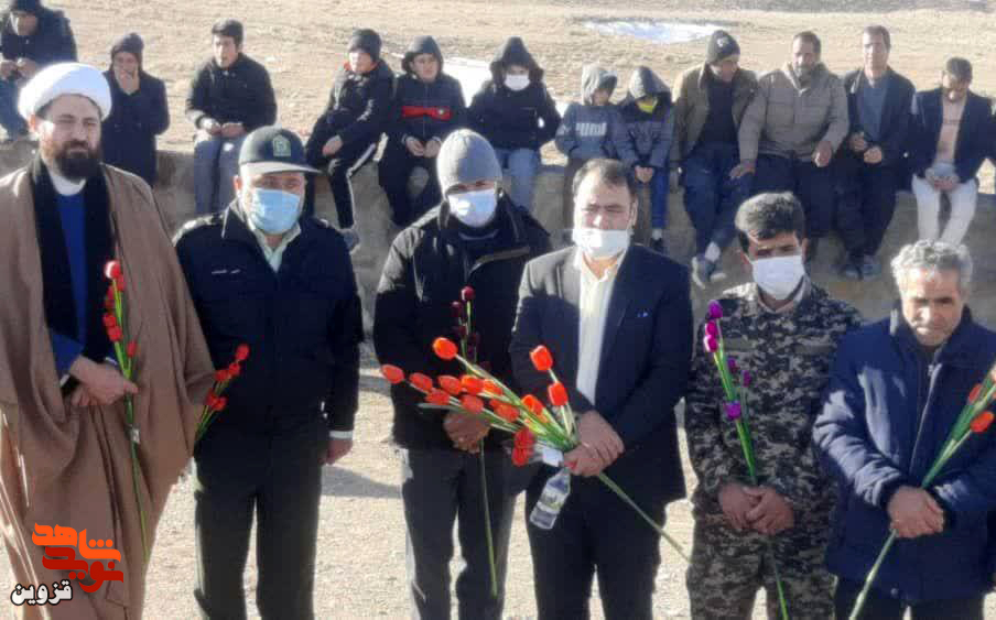 مردم روستای توآباد به مقام والای شهدای روستای توآباد ادای احترام کردند