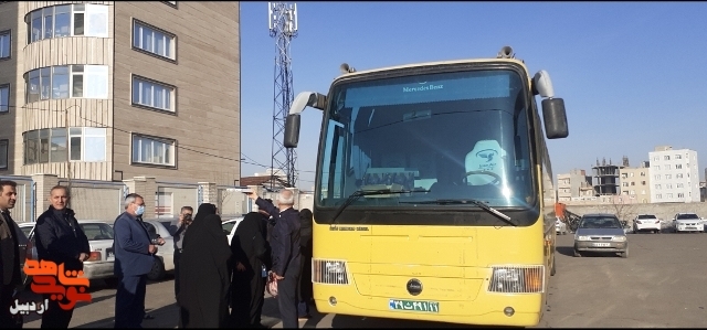 گزارش تصویری | خانواده شهید اردبیلی پس از گذشت30 سال مزار شهیدشان را زیارت کردند