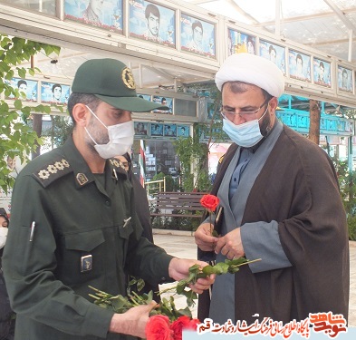 آیین غبارروبی و عطرافشانی مزار شهدای عملیات بیت المقدس در قم برگزار شد