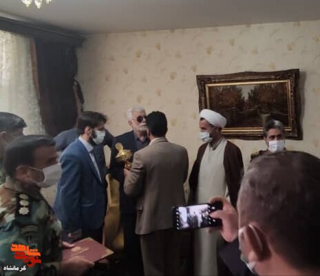 جام قهرمانی باشگاه عقاب زاگرس به جانباز کرمانشاهی اهدا شد
