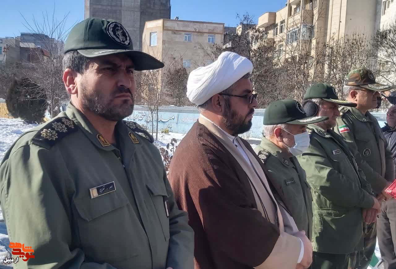 مراسم عطر افشانی مزار سردار شهید «داور یسری» به روایت تصویر