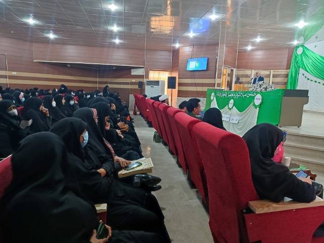 مراسم تجلیل از مادران و همسران شهدا در شهرستان رودان