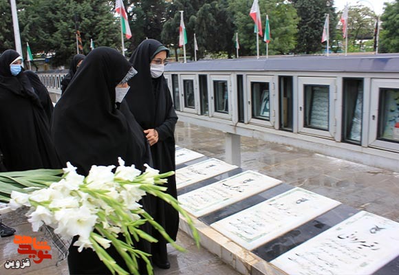 ادای احترام معاون امور زنان رئیس‌جمهور به مقام شهدای قزوین از نگاه دوربین