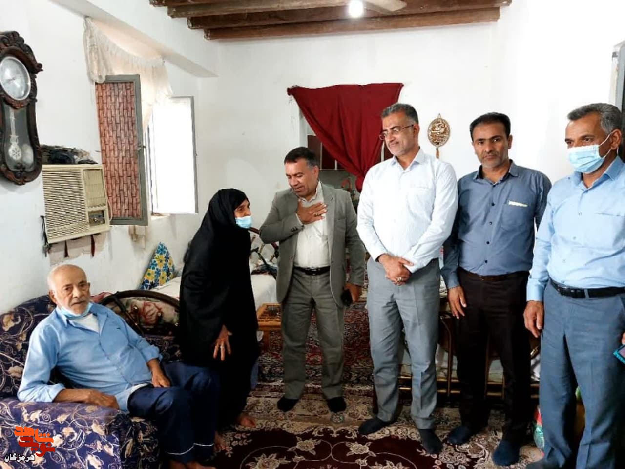 دیدار مدیرکل بنیاد هرمزگان با 14 خانواده شاهد و ایثارگر در بندرعباس