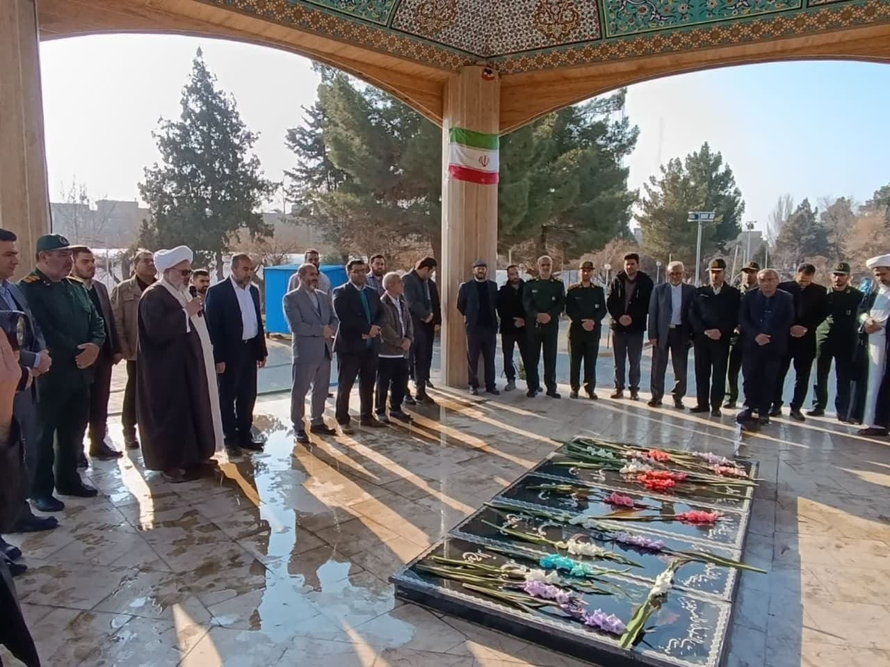 عطرافشانی و گلباران مزار مطهر شهداء میاندوآب