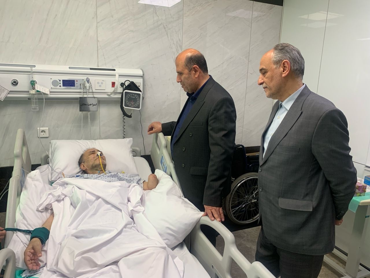 عیادت مدیرکل بنیادشهید تهران بزرگ ازجانباز70درصد «مجتبی رحماندوست»
