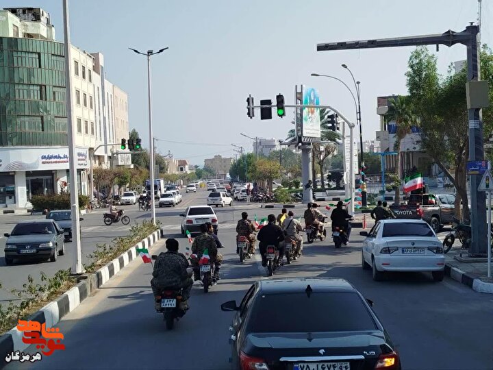 رژه موتورسواران بسیجی و غبارروبی گلزار شهدای قشم +تصاویر