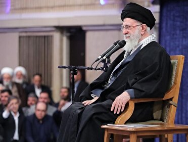 رهبر انقلاب: خطرناکتر از ناو، سلاحی است که آن را به قعر دریا می‌فرستد