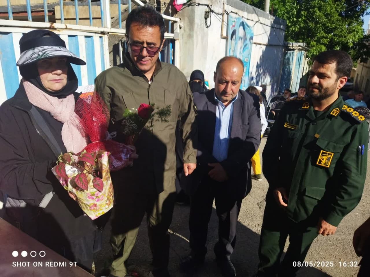 مراسم بزرگداشت شهدای روستای ولیان با حضور پرشور مردم برگزار شد