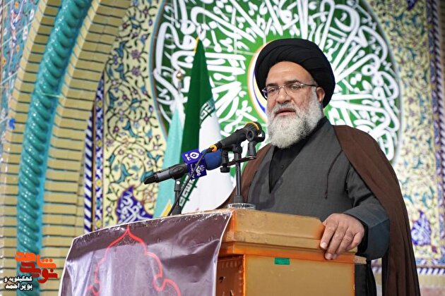 ملت ایران در مسیر عزت و مقاومت لحظهای عقبنشینی نخواهد کرد