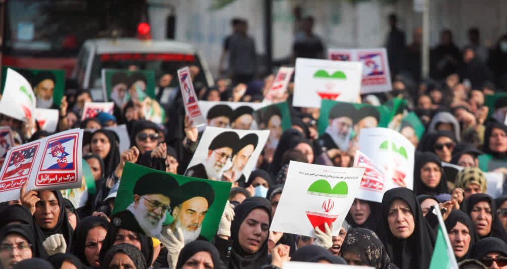 تشییع پیکر مطهر شهید مدافع وطن؛ قدرشناسی مردم از مکران تا خلیج‌فارس
