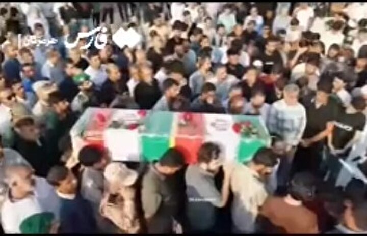 پیکر یک تن از شهدای صیاد هرمزگانی در سیریک به خاک سپرده شد