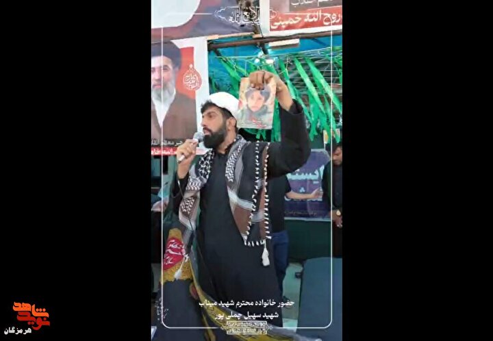 حضور پدر شهید دانش‌آموز «سهیل چملی‌پور» در موکب امام رضا(ع)
