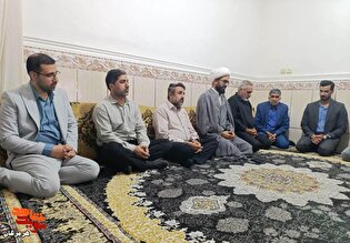 تکریم خانواده معظم شهدا در شهرستان حاجی‌آباد