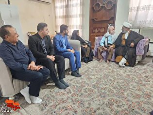 دیدار نماینده ولی‌فقیه در بنیاد شهید با والدین...