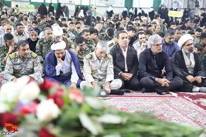 مهمانی لاله‌ها در گلزار شهدای بندرعباس برگزار شد