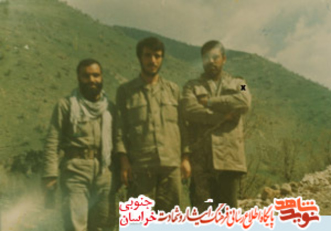 
سردار شهید الهیارجابری در کنار سردارشهید محمود کاوه
