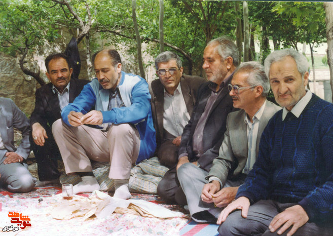 بازدید پدران شهدا از مناطق جنگی1372