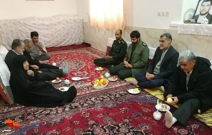 دیدار مسئولان و جانبازان گرانقدر قطع عضو دامغانی با خانواده معزز شهید والامقام غلامحسین فرهنگی- چهاردهم آذر ۱۴۰۱ شهرستان دامغان