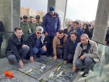 غبارروبی و گلباران مزار شهدای شهرستان سهند