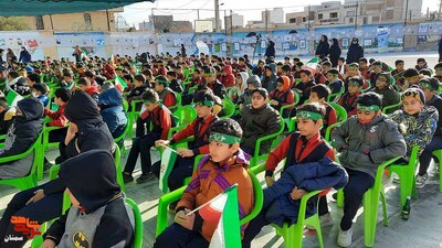 آیین زنگ مقاومت به مناسبت سالگرد شهادت حاج قاسم سلیمانی- سیزدهم دی‌ماه ۱۴۰۲ مدرسه ابتدایی پسرانه شاهد شهرستان سمنان