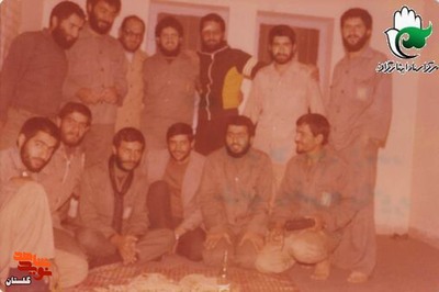شهید «عبداله جمال لیوانی» نفر دوم نشسته سمت راست