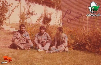 شهید «عبداله جمال لیوانی» نفر اول سمت چپ