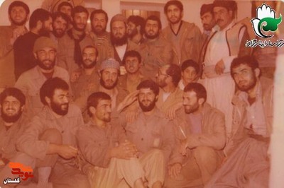 شهید «عبداله جمال لیوانی» نفرچهارم ایستاده سمت راست