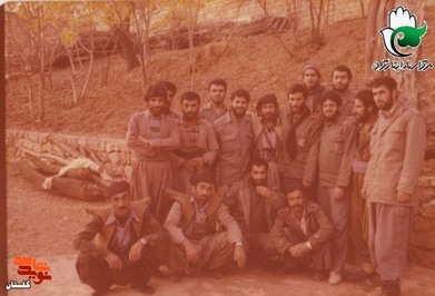 شهید «عبداله جمال لیوانی» نفر دوم نشسته سمت راست