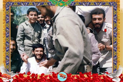 نفر سمت راست شهید غلامعلی صداقتی
