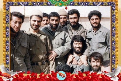 نفر سوم از راست شهید غلامعلی صداقتی